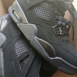 Retro Jordan 4s