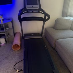 Treadmill 
