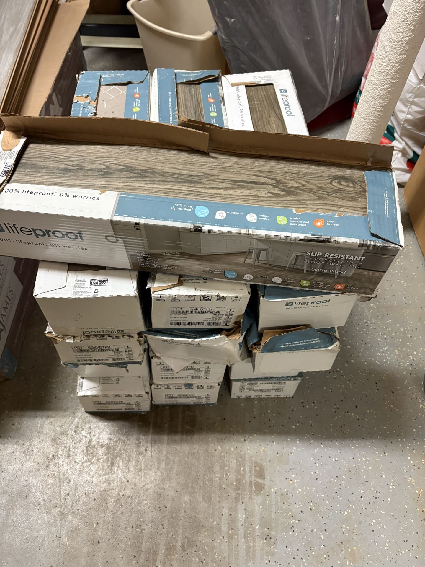 Life proof Wood Look Porcelain Floor brand new 30 boxes 436 sqft