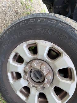 Tires  LT 275/70R18