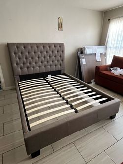 Queen Bedframe