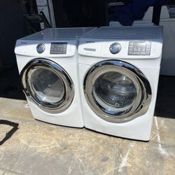 Washer And  Dryer  Set Gas.   White $749