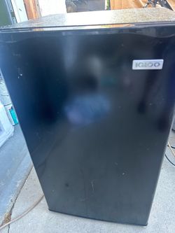 Small refrigerator