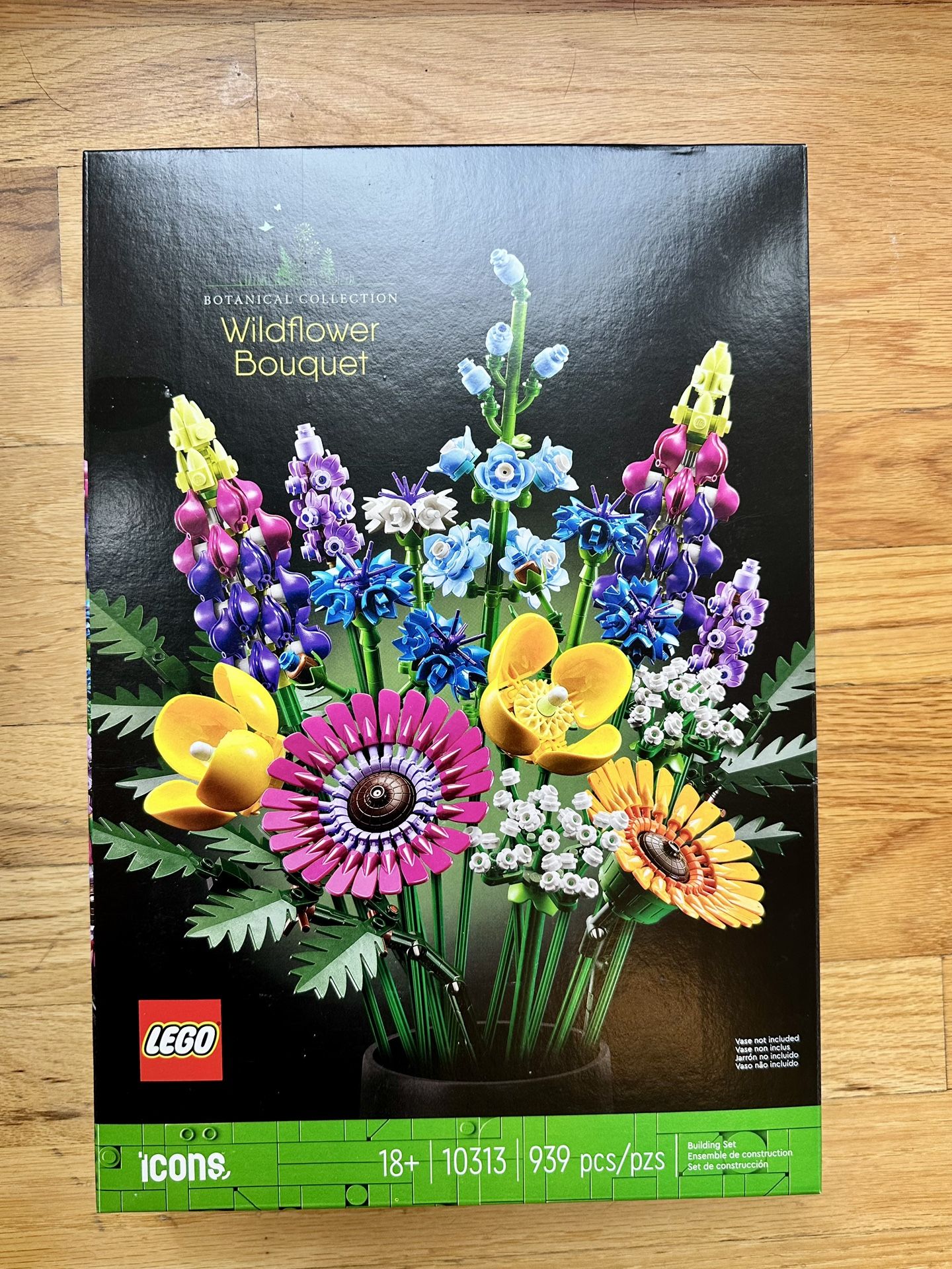 New In Box Lego Wildflower Set # 10313