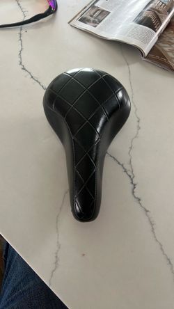 80’s Vintage BMX Style Bicycle Seat Diamond Pattern Black Korean Sam-I-Jeong-Gong (삼이정공) bicycle saddle