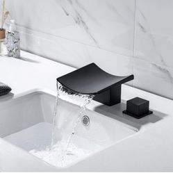 Black Sink Faucet/ Llave Negra Para Lava Manos