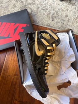 Air Jordan 1 High Black Gold Patent Leather $175 size 9.5 US men