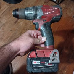 Milwaukee M18 Hammer driver drill