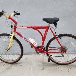 Vintage Mountain Bike 1993 Ross Mt. Washington 26" MTB , Red. Great Condition
