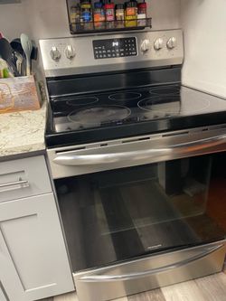 Frigidaire Gallery oven and air fryer