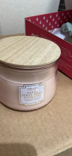Sweet scented candle