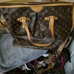 Louis  Vuitton Women's Authentic  Purse 