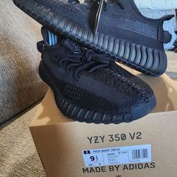 New Yezzy boost 350 v2 ONYX size 9.5