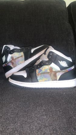 Jordan 1 Mid Hologram Size 6Y