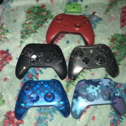 4 Xbox Controllers 1 Pc/IOS Controller