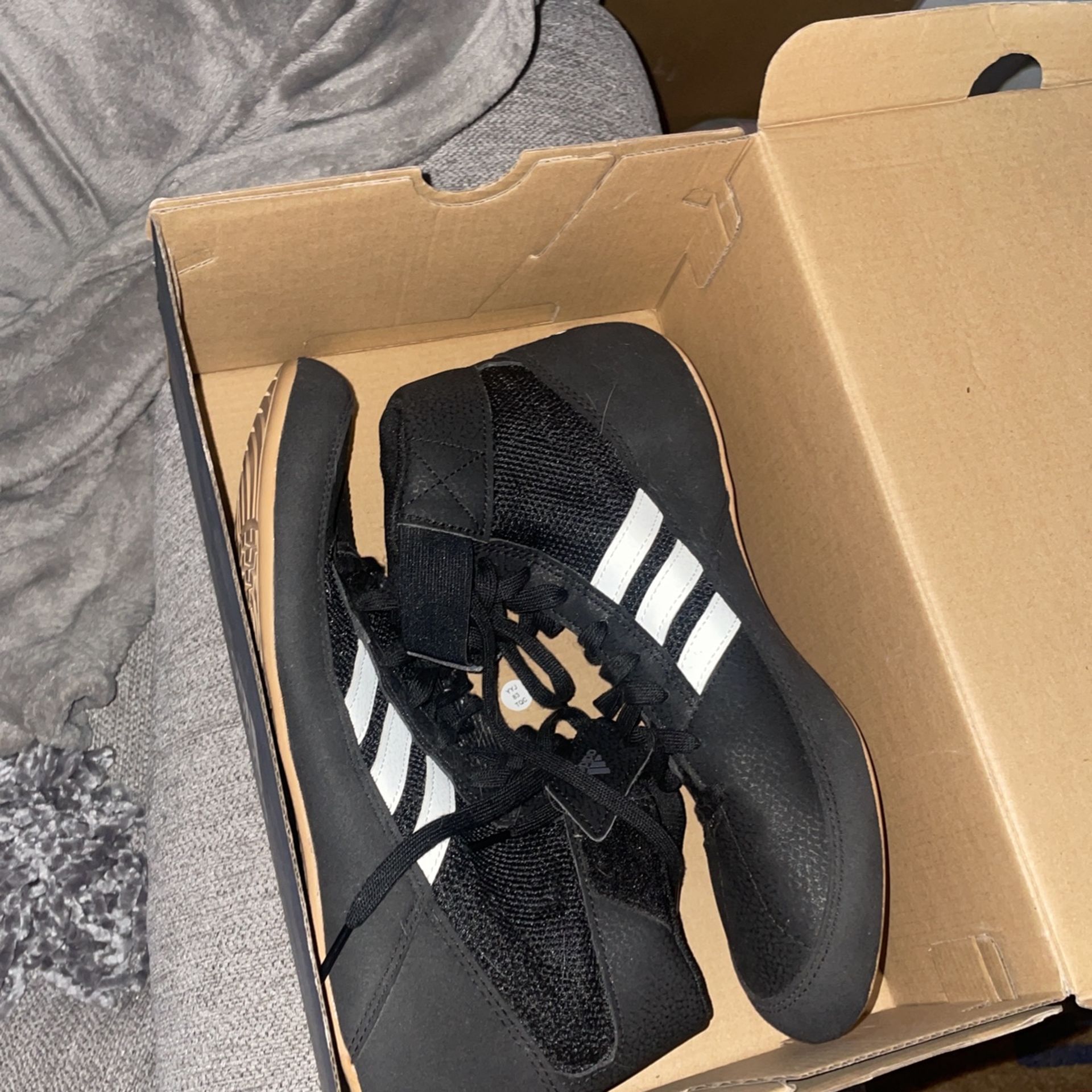 Adías Wrestling Shoes