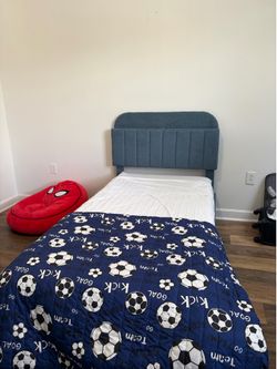 Twin bed with two drawers