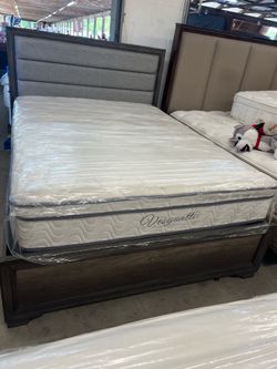 Queen size mattress and box spring set and bed