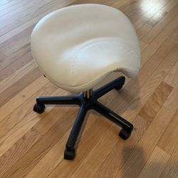 Ergonomic Rolling Saddle Stool