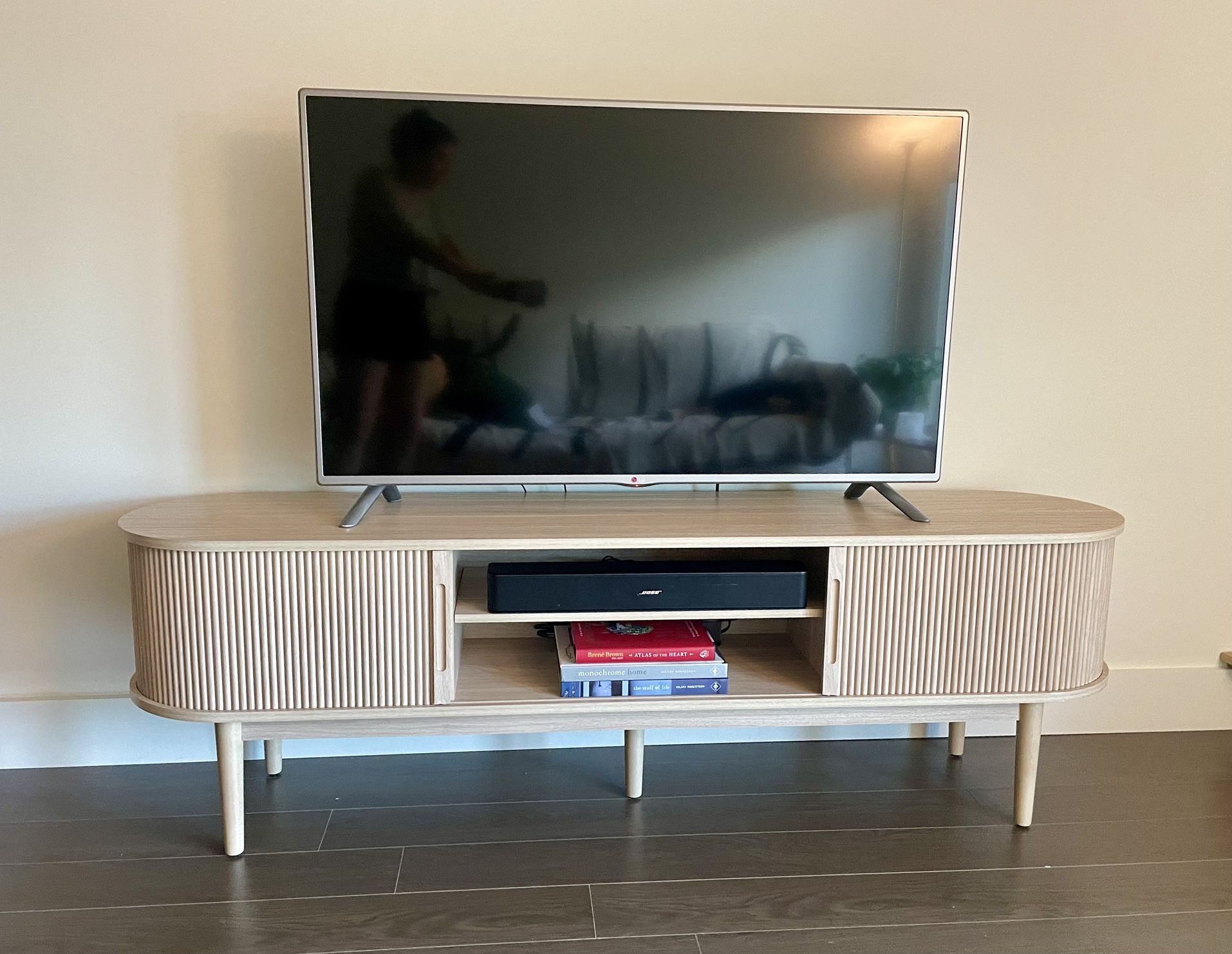 TV Stand + Free LG TV