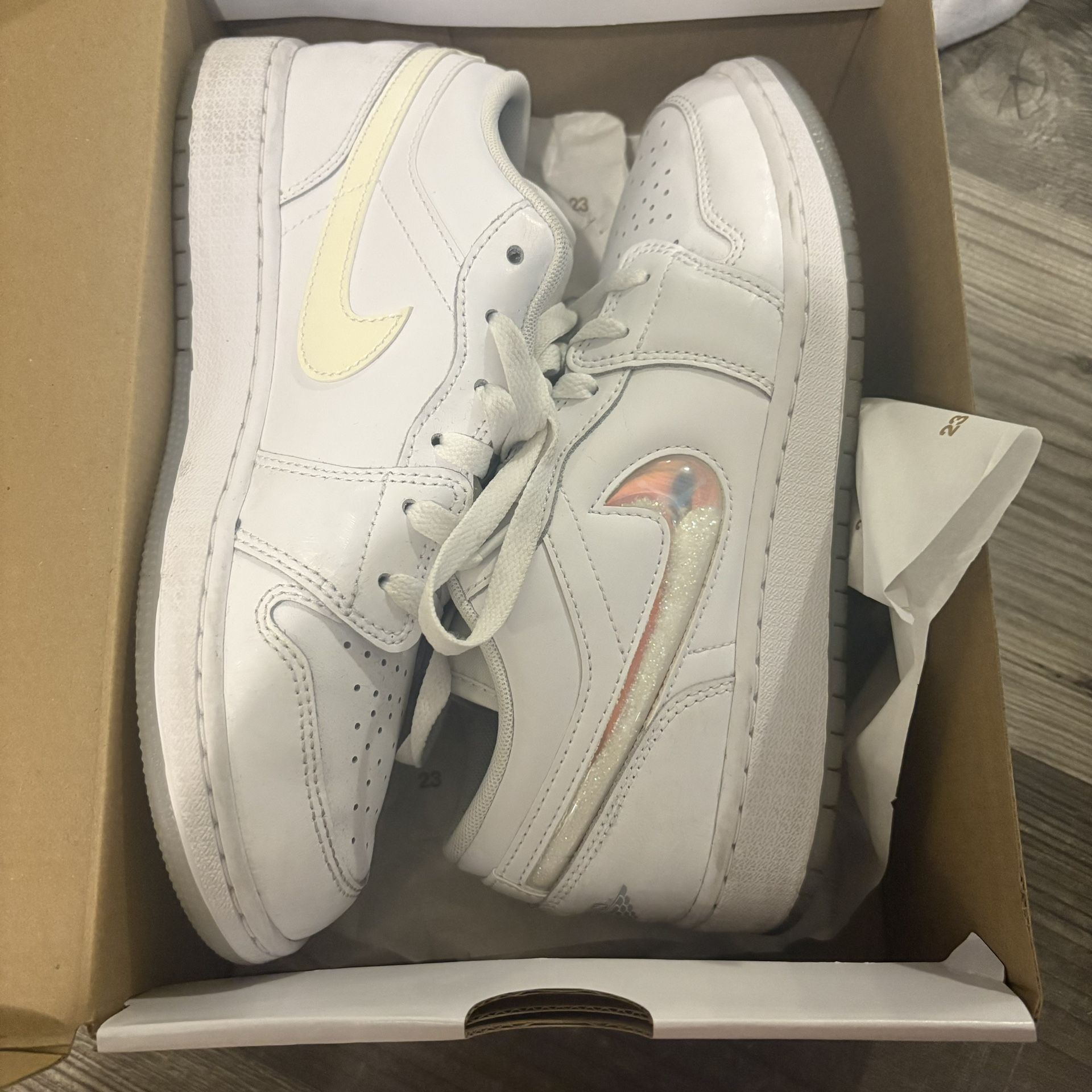 Jordan 1 Low Size 6y