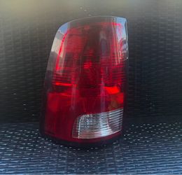 2009 2010 2011 2012 2013 2014 2015 2016 2017 2018 Dodge RAM 1500 2500 3500 Tail Light Right Passenger Side OEM