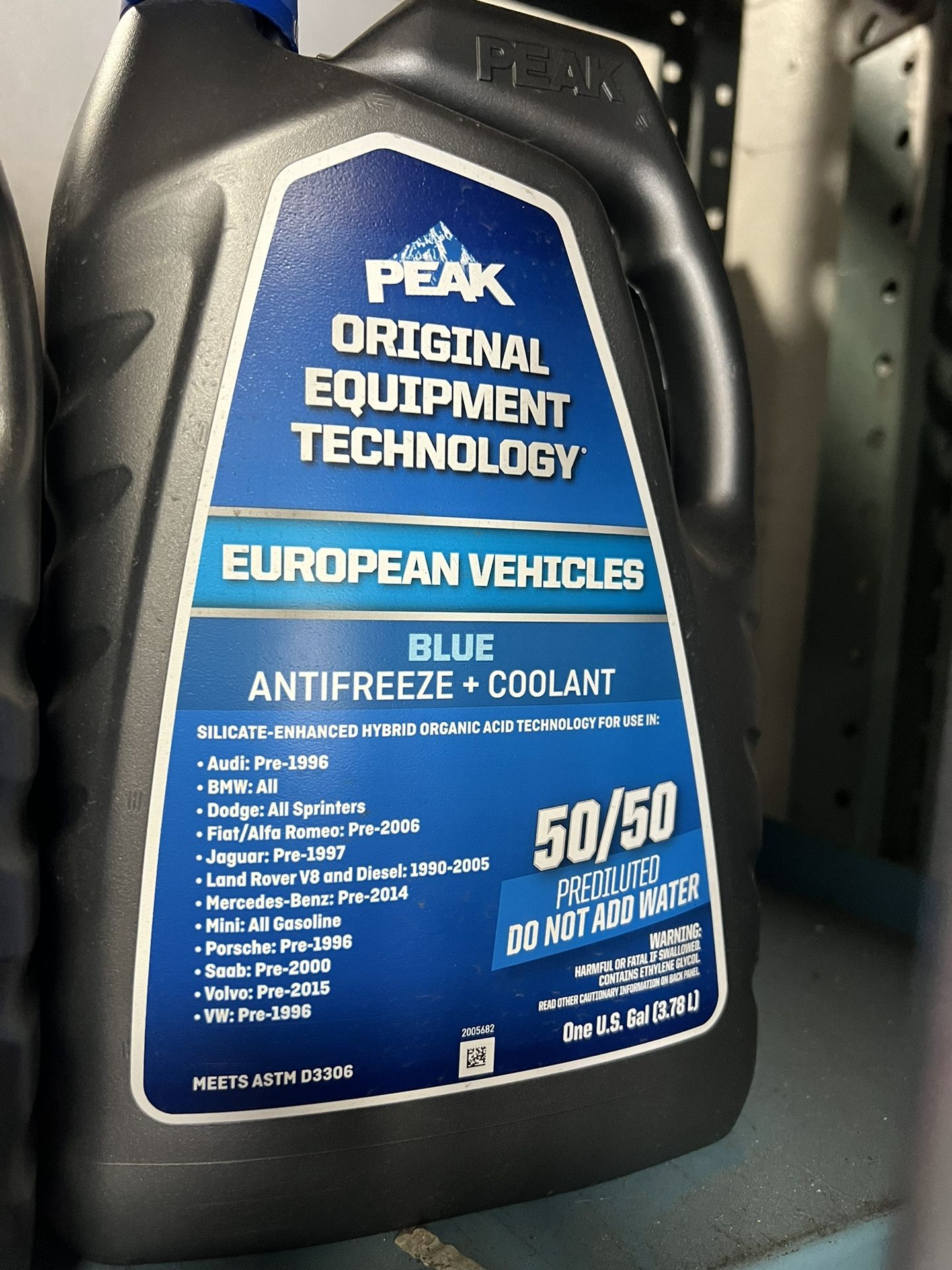 PEAK ORIGINAL EQUIPMENT TECHNOLOGYâ„¢ ANTIFREEZE + COOLANT 50/50 PREDILUTED FOR EUROPEAN VEHICLES - BLUE