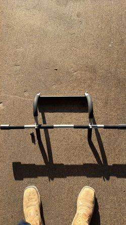 Pull up bar