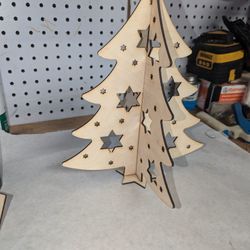 Small Wooden Christmas Tree 12×9