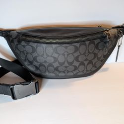 ⭐️Coach Warren Belt Bag In Signature/Authentic  $90