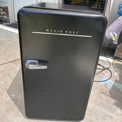 New Retro Mini Refrigerator in Black 