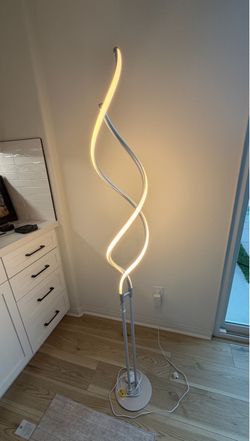 Modern LED Spiral Twist Floor Lamp