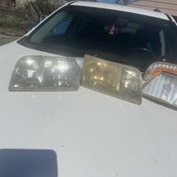 Head And Tail Lights 2004-12 Crown Victory 