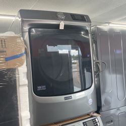 New Scratch And Dent Maytag Front Load Washer And Dryer Set. 1 Year Warranty 