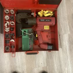 Burndy Patriot BAT750 Hydraulic Crimping Tool kit