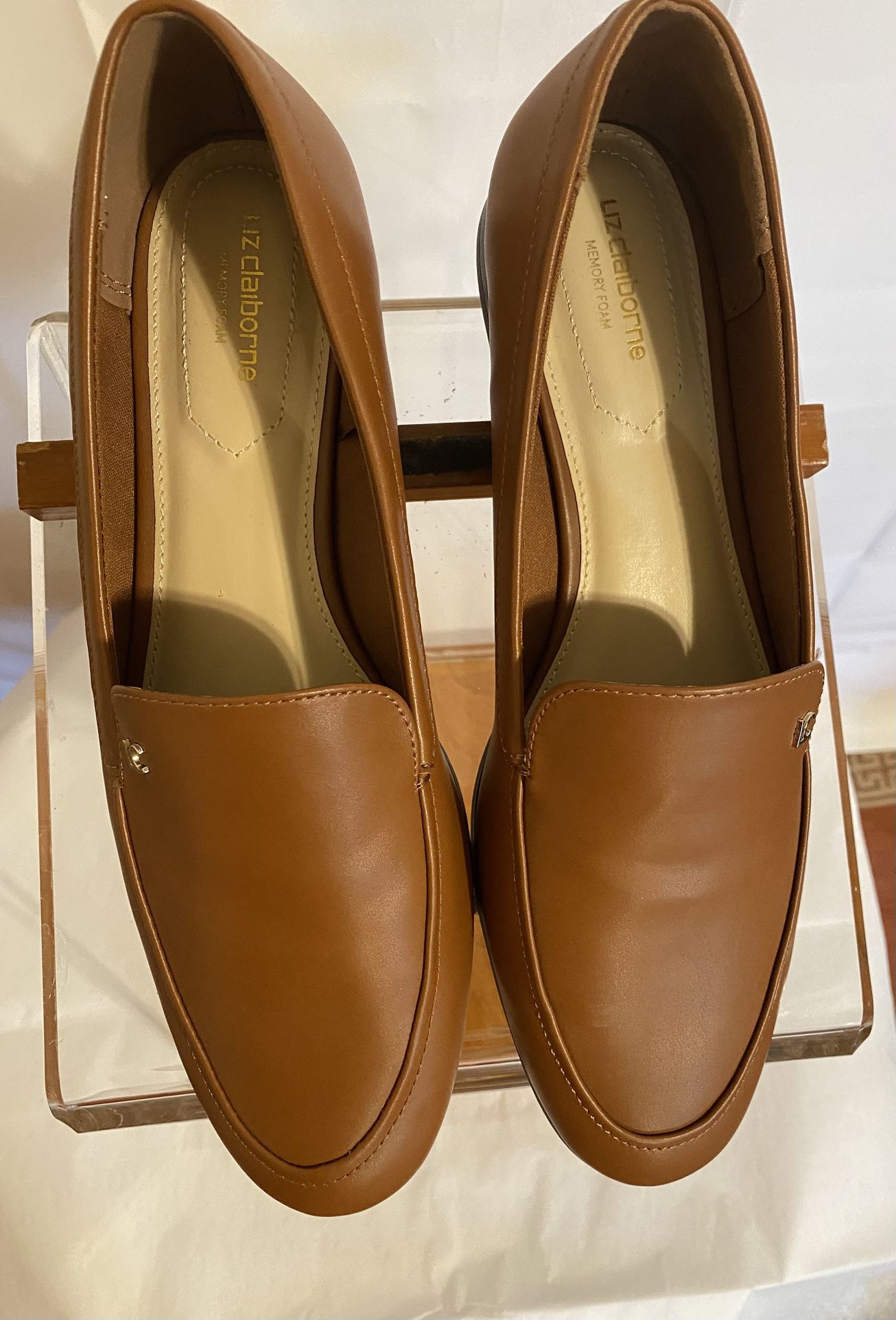 Liz Claiborne Tan Loafers for Timeless Style NWOT