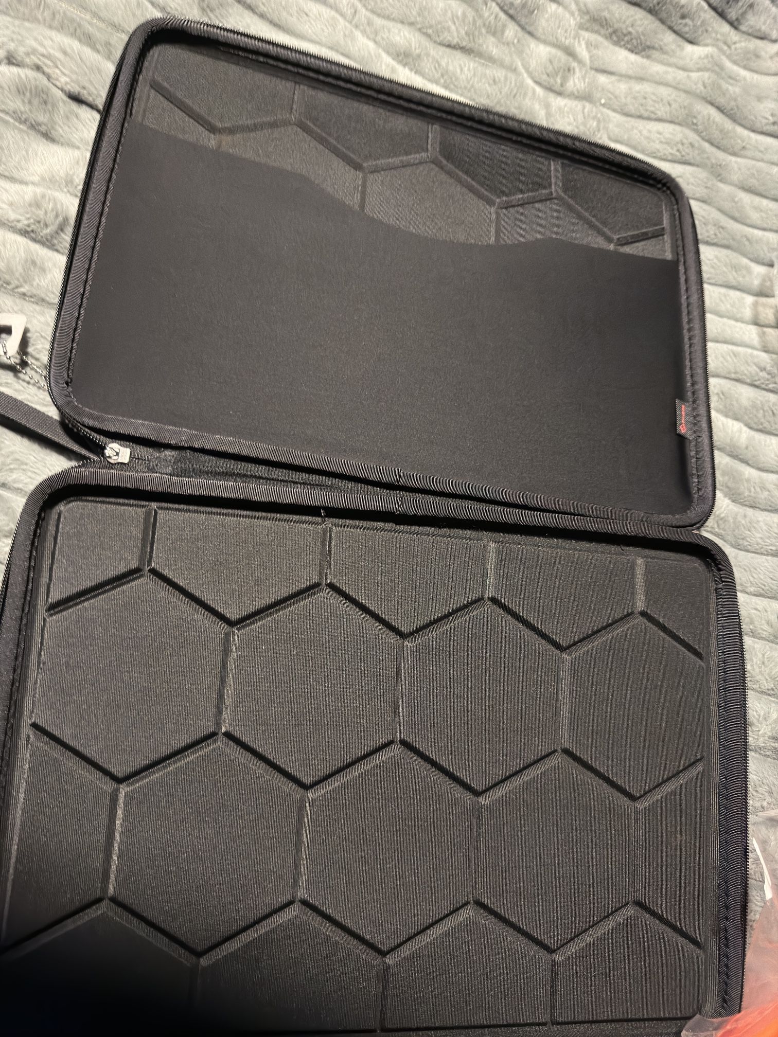 Finpac Laptop Case 