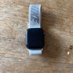 Apple Watch SE 40 mm 