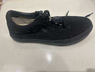 Converse Chuck Taylor men’s 6.5 woman’s 8.5
