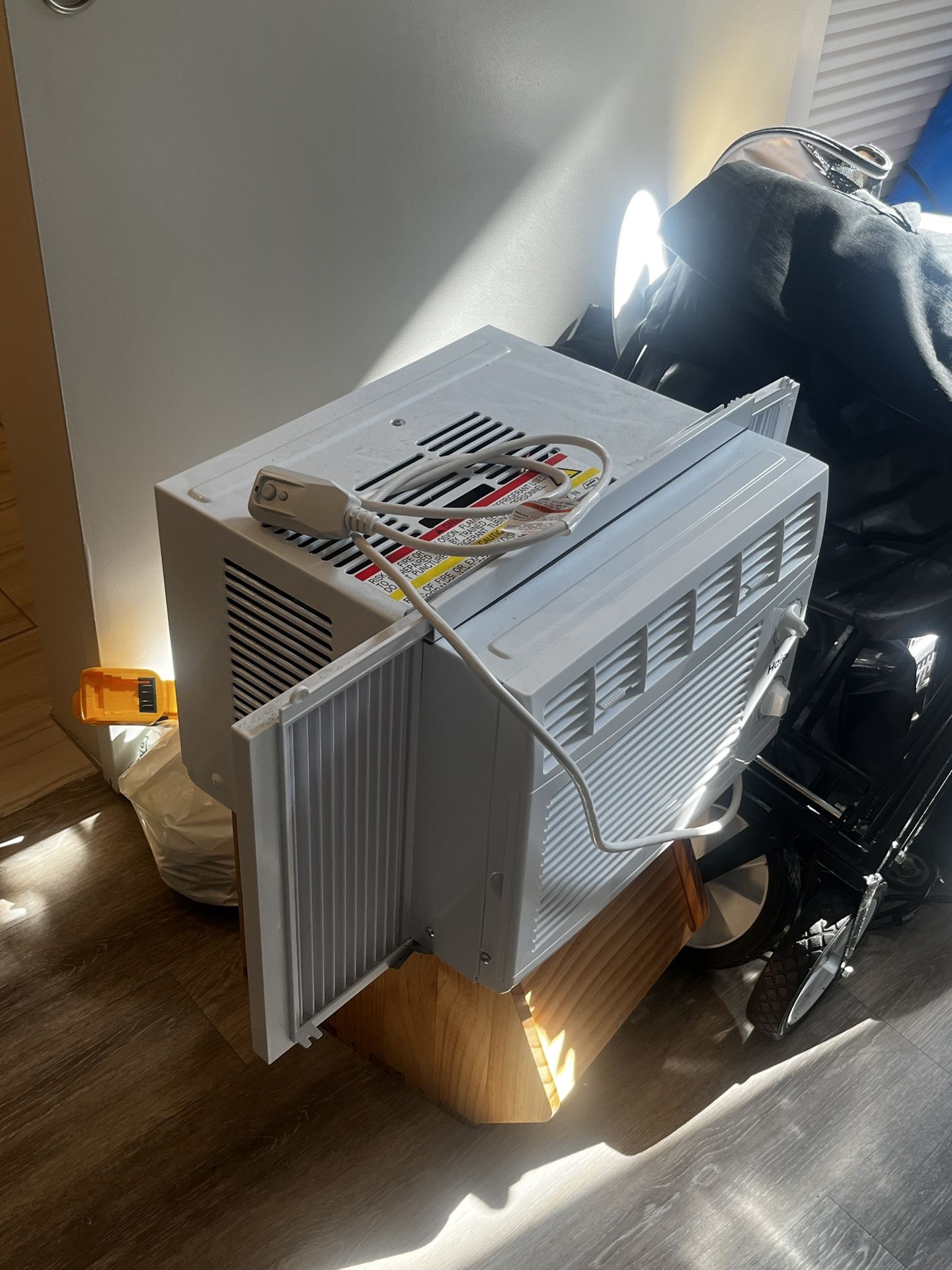 Haier 5050 BTU 115V AC for Sale in Los Angeles, CA OfferUp