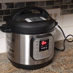 INSTANT POT DUO 6-QUART MULTI-USE ELECTRIC PRESSURE COOKER - TESTED & WORKING