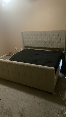 Tufted Upholstered Bed Frame