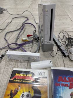 Nintendo Wii Bundle + 5 Games