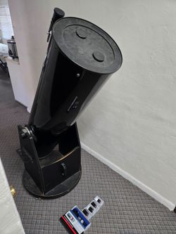 Zhumell Z10 10-inch  Dobsonian telescope and eyepieces