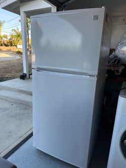 Kenmore apartment size refrigerator