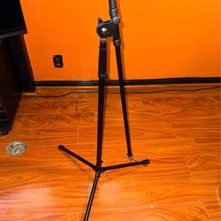 Microphone stand
