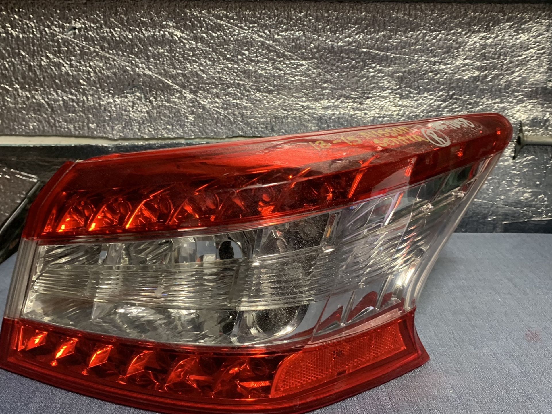 2013 2014 2015 Nissan Sentra taillight tail light