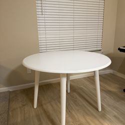 White Round Table 42” Diameter