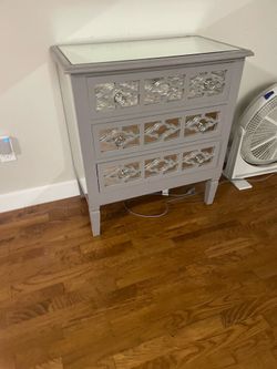 Nice mirror entry table or small dresser with3 drawers