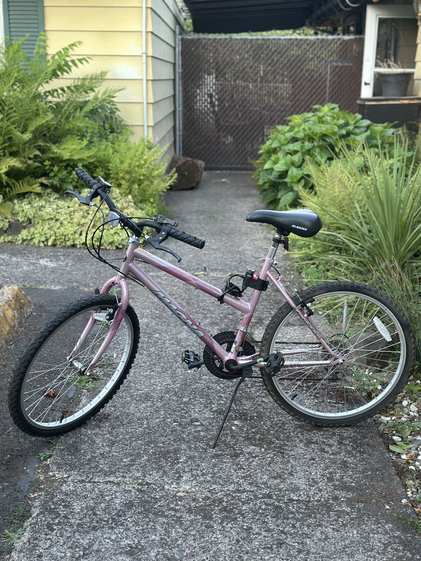 Magna Women’s Mountain Bike – Great Condition